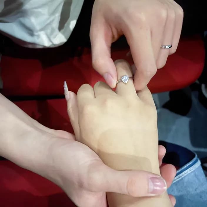 CORAZONES UNIDOS: ANILLOS DE PAREJA EN PLATA S925, UN REGALO PARA NOVIAS ESPECIALES 5