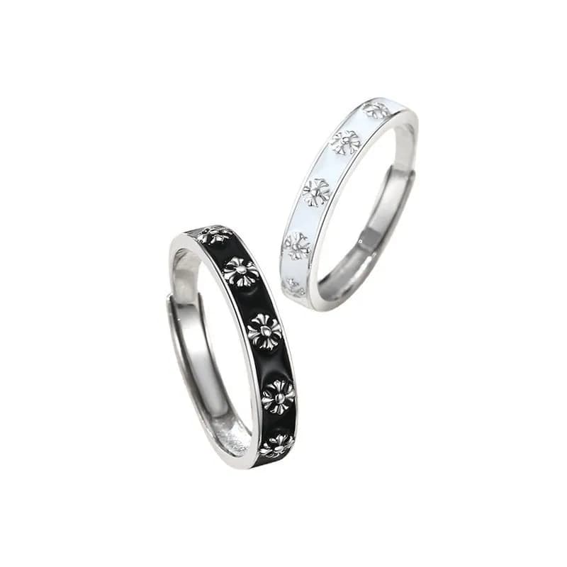 CRUCE DE FLORES: ANILLOS DE PAREJA CON IRIS EN BLANCO Y NEGRO PARA ÉL Y ELLA 2