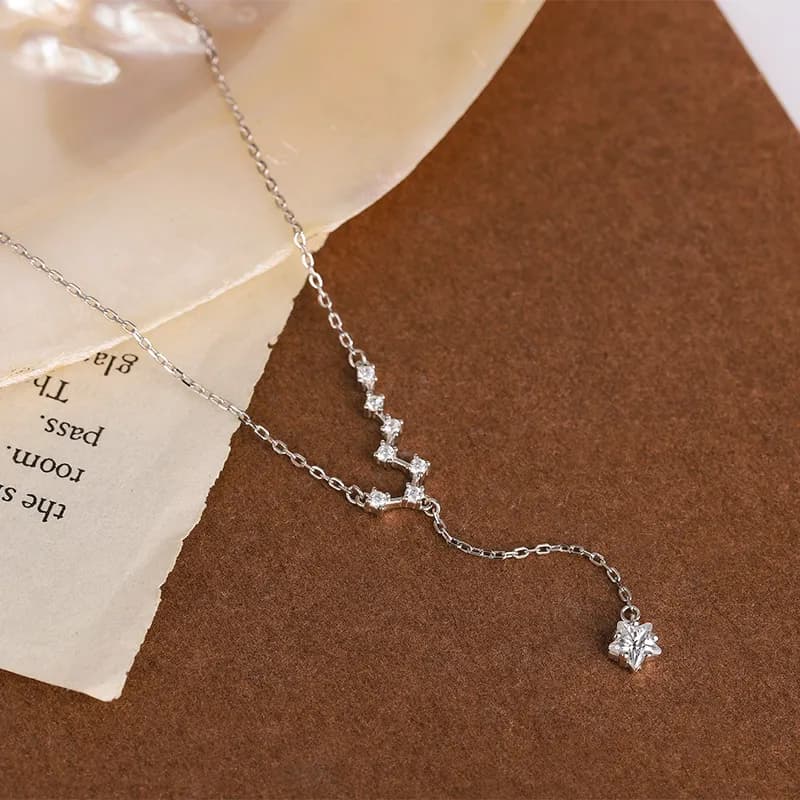 Un Destello del Universo: Collar con Borlas de Osa Mayor en Plata 925 3