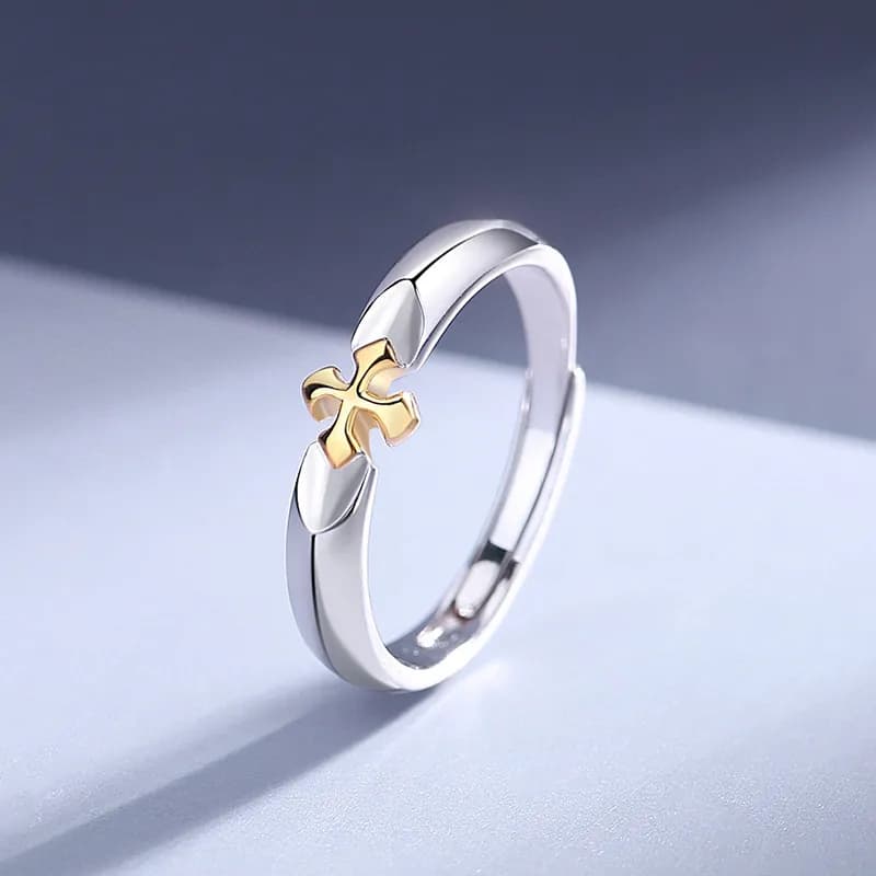 Corona y Cruz: Anillo "Conexión Real" para un Amor Eterno 3