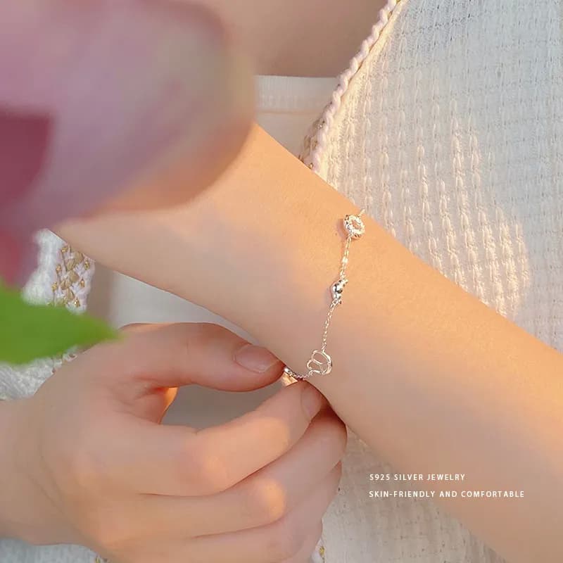 Diseño Atemporal: Pulsera de con Estilo Croissant en Plata 925 4