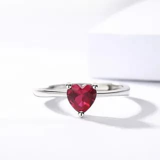 Romance Brillante: Anillo "Damila" con Corazón y Acabado Exquisito