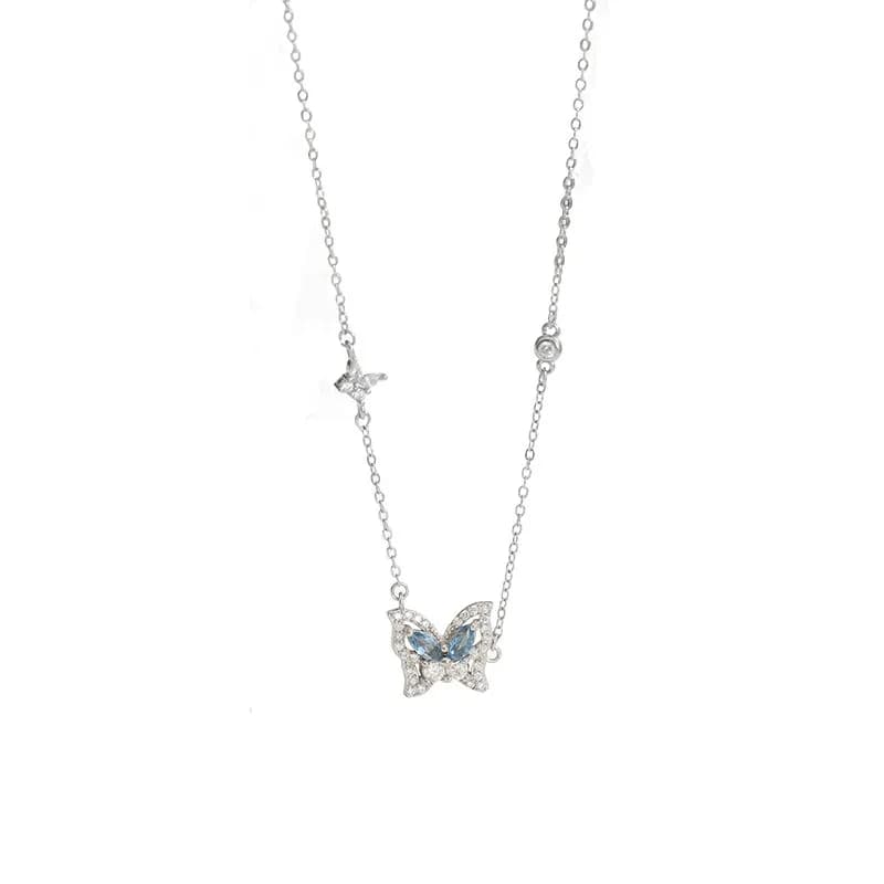 Alma de Mariposa" – Belleza Ligera en Azul Hielo y Plata 3