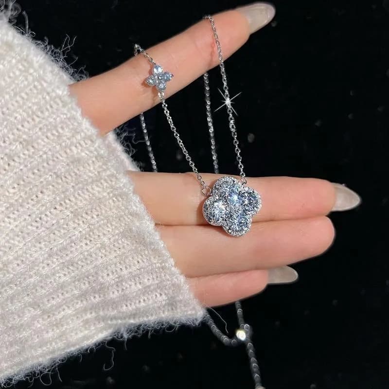 Lucea - el brillo delicado y la elegancia que desprende cada detalle del collar 3