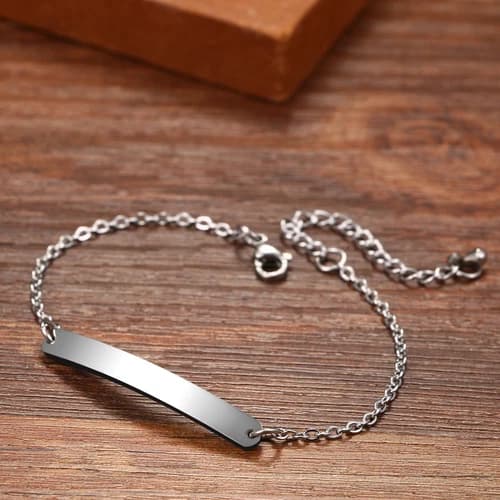 Pulsera Minimalista de Barra Curva – Acero Inoxidable (4 Tonos Disponibles) 7