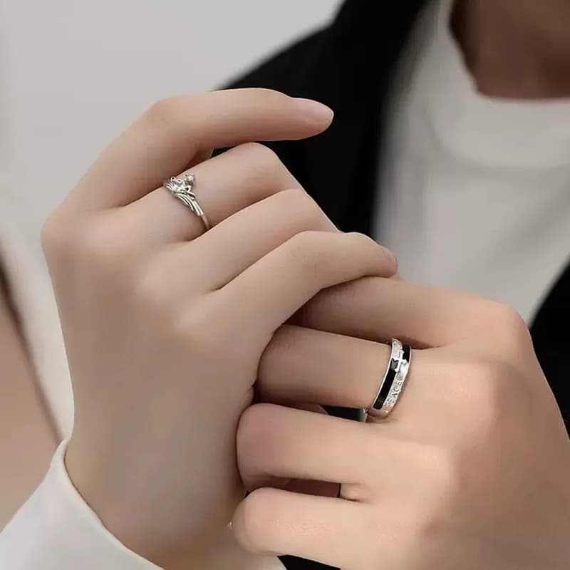 AMOR REAL: ANILLOS DE PRINCESA Y CABALLERO CON AJUSTE DE APERTURA Y ELEGANCIA 4